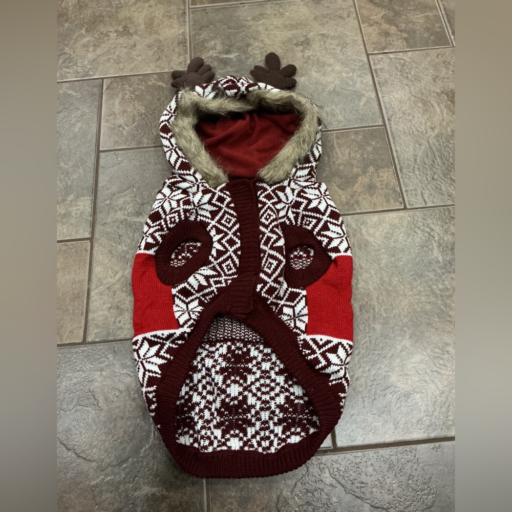 💰Make an offer, bundle and save💰 Red, White burgundy Reindeer Dog Sweater